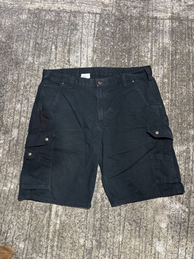 Carhartt B357 BLK (Category: Shorts) located in Surallah. Submitted by thrifttosurvive (Listing ID 1465673651, Image 1). Description: Carhartt B357 BLK carpenter Waist 40 No issues .