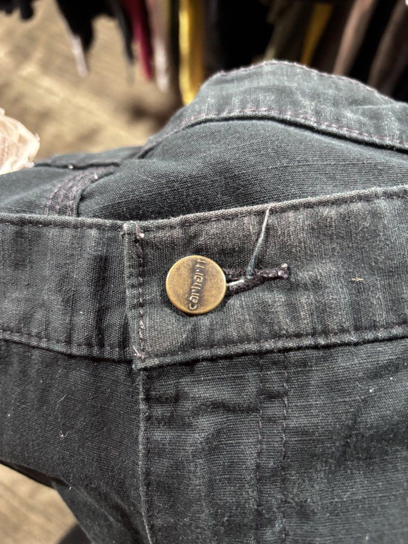 Carhartt B357 BLK (Category: Shorts) located in Surallah. Submitted by thrifttosurvive (Listing ID 1465673651, Image 3). Description: Carhartt B357 BLK carpenter Waist 40 No issues .