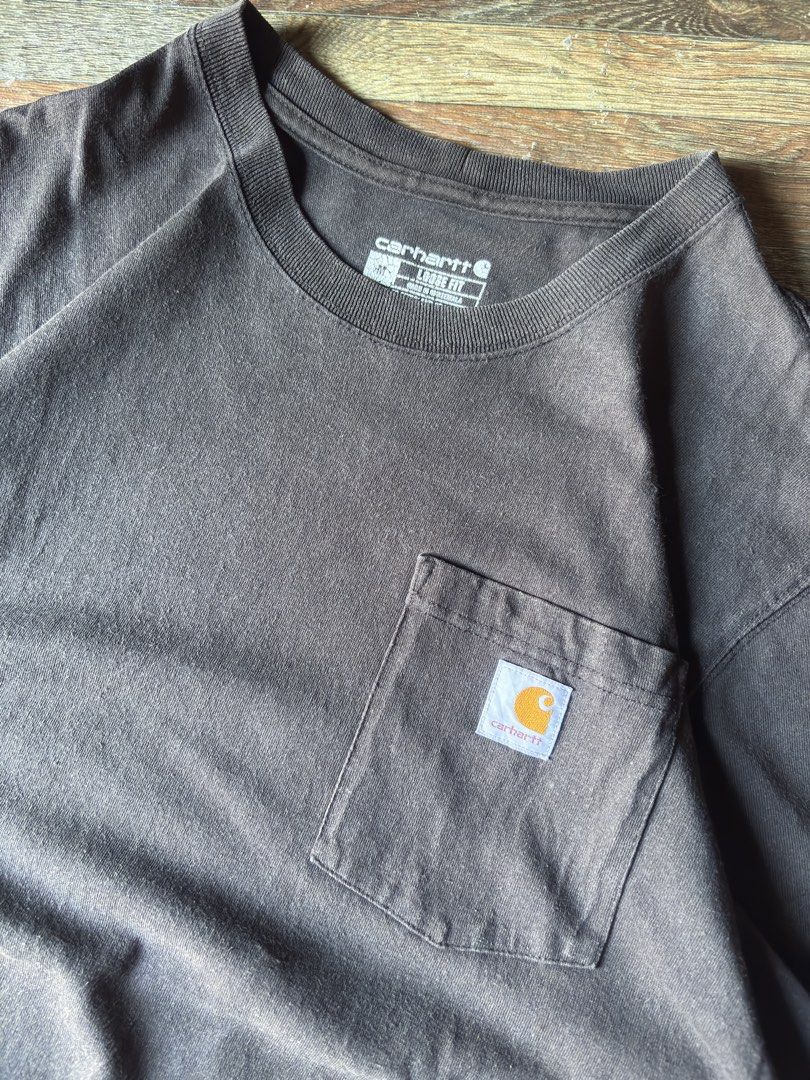 Carhartt Pocket tee (Category: Tshirts & Polo Shirts ) located in Tagum. Submitted by damnedthrift (Listing ID 1465632221, Image 3). Description: L31 W22.5 Size M on tag Can fit to L Authentic/Legit Complete tags Color rate: 8/10 Condition: 9/10 No holes or tears just sign of usage and good fade COLOR MAY VARY DUE TO LIGHTING .
