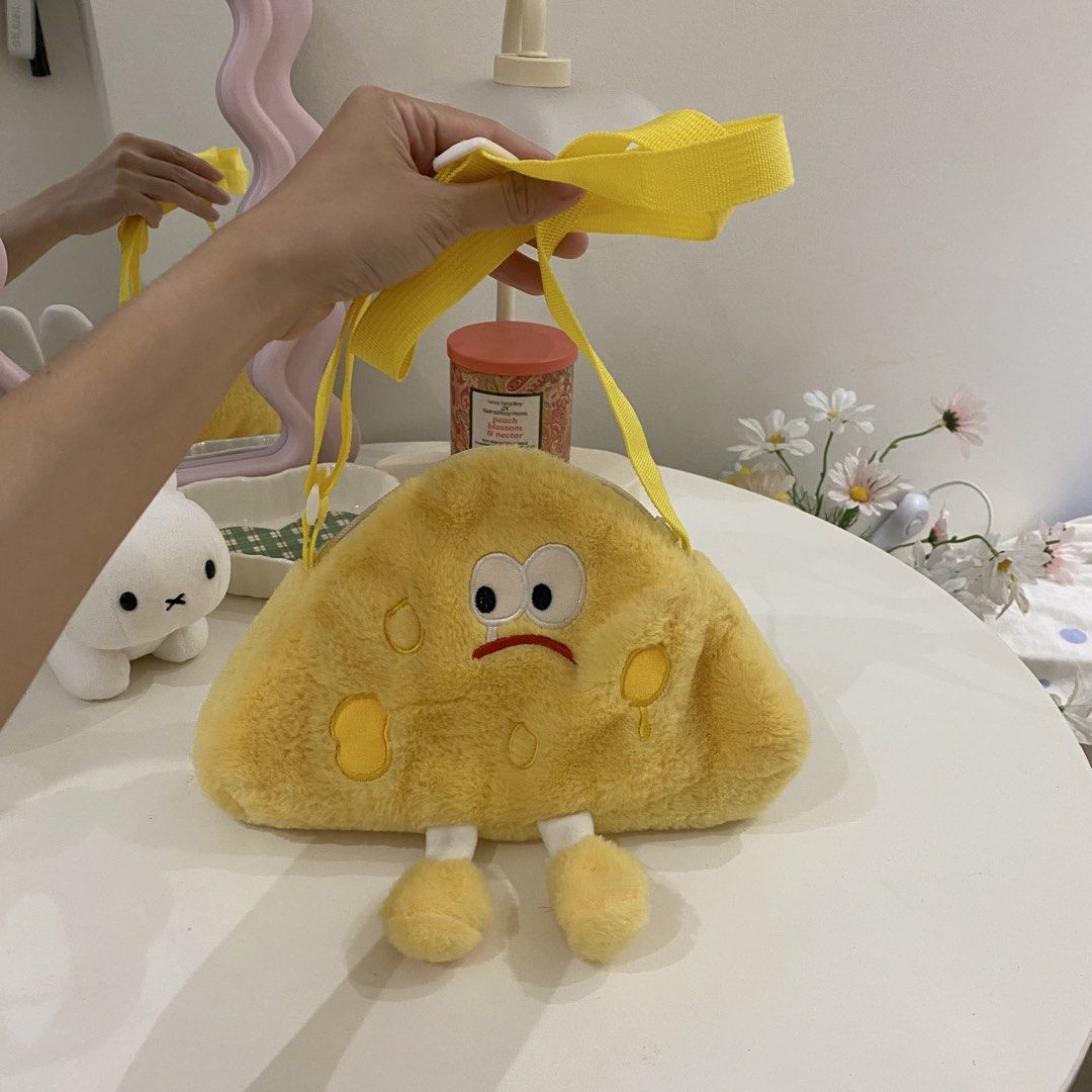 Cartoon Cheese Plush Bag (Category: Cross-body Bags) located in San Pedro. Submitted by jellybean.co (Listing ID 1465719033, Image 1). Description: .