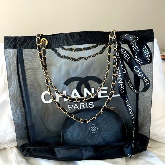 CC mesh tote with pouch (Category: Tote Bags) located in Santa Rosa. Submitted by loveartsyluxe (Listing ID 1465607683, Image 2). Description: Available in silver and gold hardware.