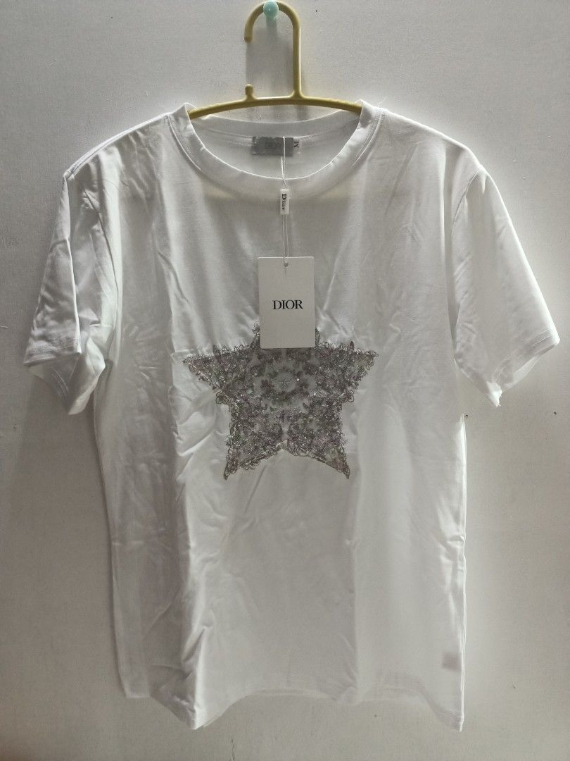 CD White Shirt (Category: Shirts) located in Bislig. Submitted by vanityarchives (Listing ID 1465730079, Image 2). Description: brandnew, galing sa balikbayan box.