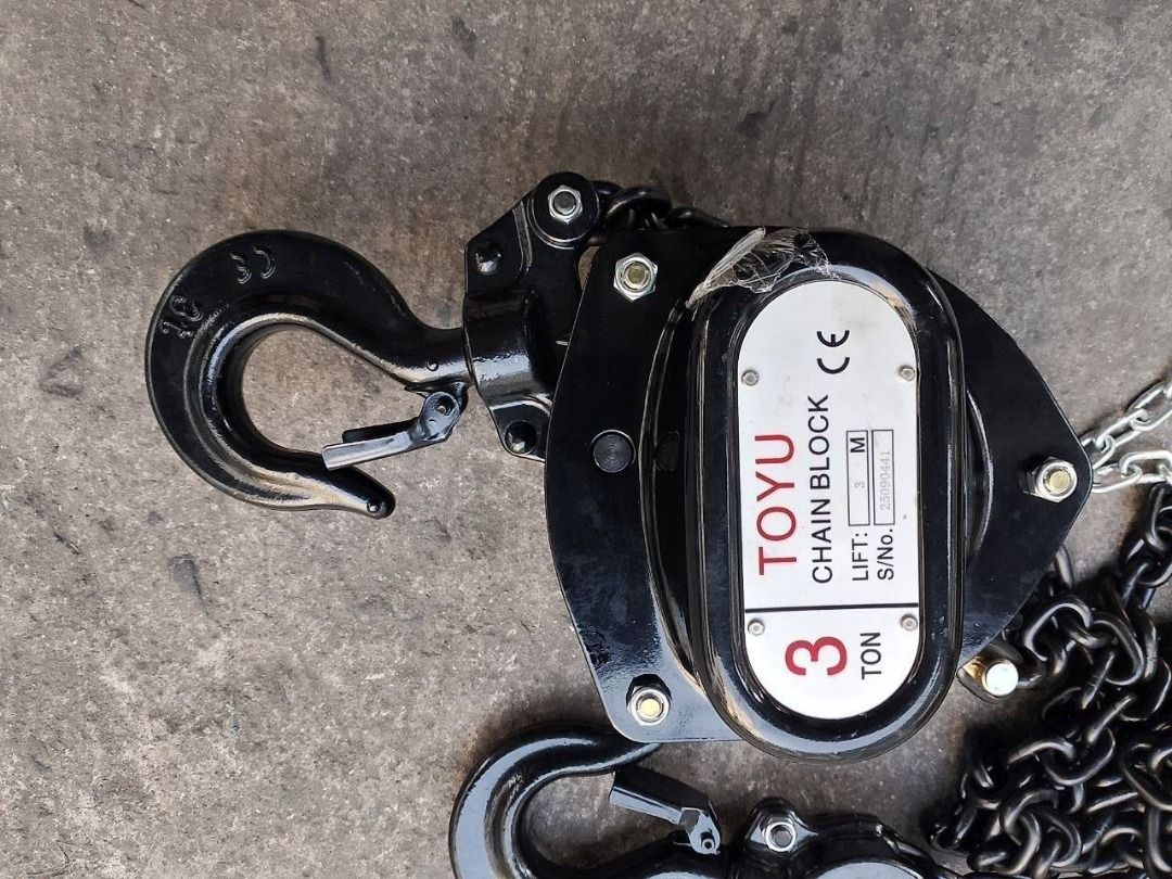Chain block 3t A-1-005 (Category: Home Improvement Tools & Accessories) located in Manila. Submitted by 09171479278_elsie. (Listing ID 1465623416, Image 2). Description: Chain block 3t A-1-005.