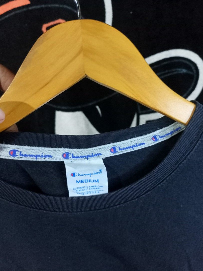 Champion Embroidered T-shirt (Category: Tshirts & Polo Shirts ) located in Castilla. Submitted by stignapamorma (Listing ID 1465681452, Image 2). Description: Branded Embroidered Tee ( Thrifted ) Size - 18.5x24 Condition - Excellent Color Rate - 9/10 Issue - None Price - 350+SF.