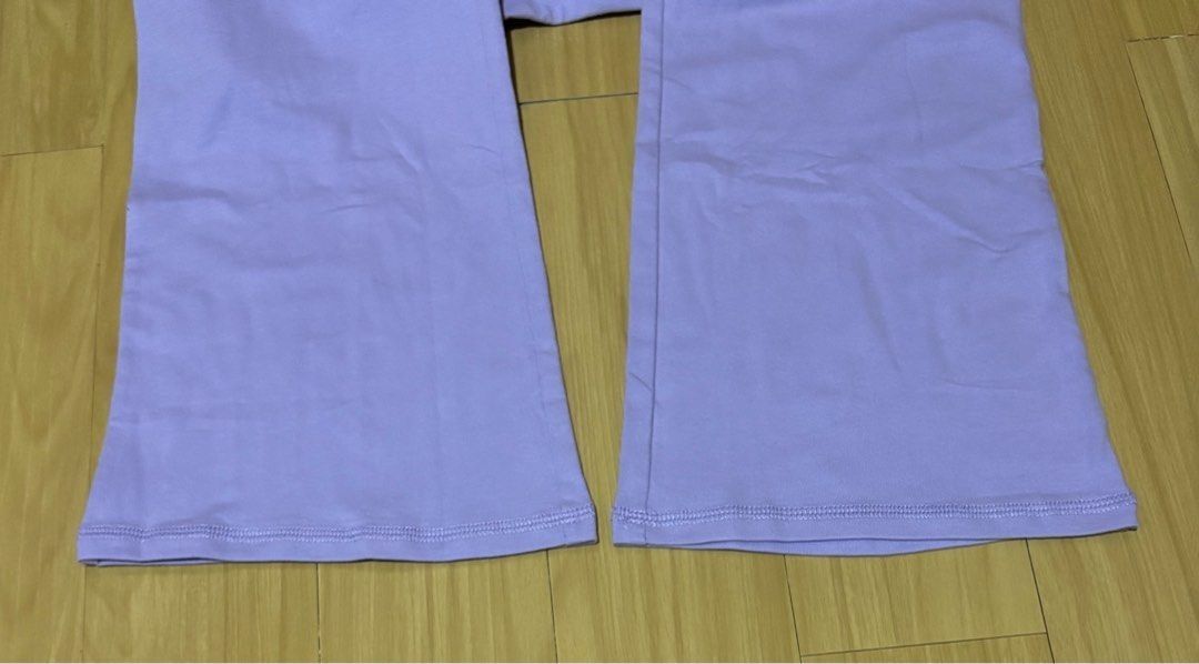 Champion Lilac Flare Leggings Small - Medium (Category: Activewear) located in Quezon City. Submitted by beckyshop2024 (Listing ID 1465709445, Image 2). Description: - Unused, no more tag - Original from US - Youth Large on tag, fits up to Medium Adult.