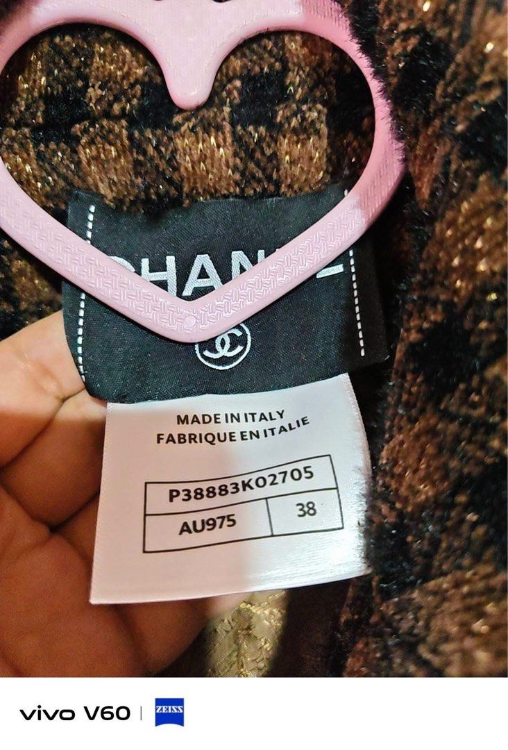 Chanel (Category: Coats, Jackets and Outerwear) located in Baguio. Submitted by beatriz468 (Listing ID 1465591824, Image 3). Description: Chanel coat Size large to xl Clean inside and out Looksnew .