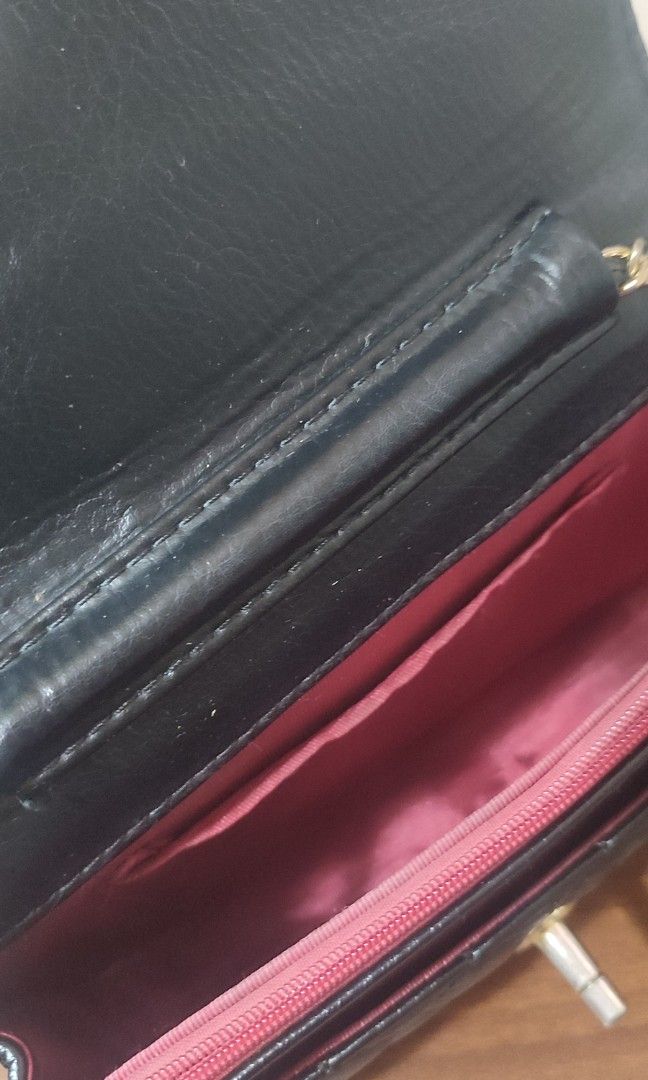 Chanel Classic Wallet on Chain (Category: Wallets & Card holders) located in Pasig City. Submitted by xcess_baggage (Listing ID 1465640640, Image 3). Description: .
