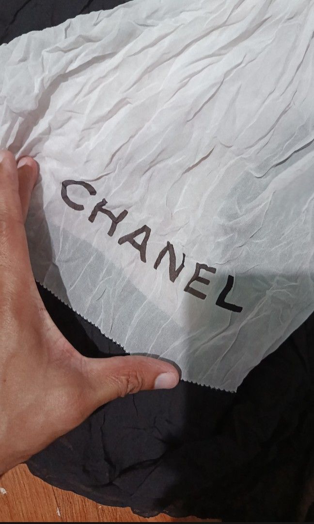 CHANEL SCARF (Category: Luxury Accessories) located in Mandaluyong City. Submitted by newdepot (Listing ID 1465706975, Image 2). Description: chanel scarf no tags condition 9/10.