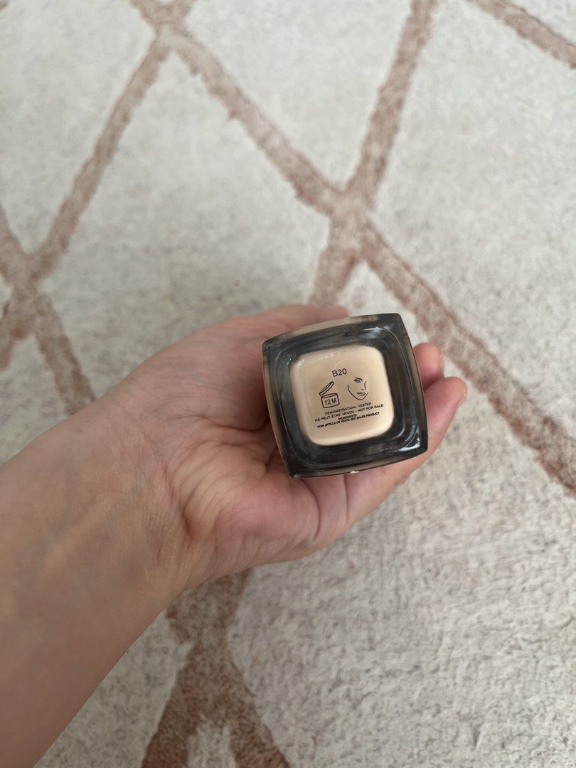 Chanel Sublimage L'Essence de Teint Foundation - B20 (Category: Makeup) located in Cagayan de Oro. Submitted by simplydecluttering_makeup (Listing ID 1465670404, Image 3). Description: Rfs: Decluttering. FYI. This is a tester bottle. I have the original Sublimage and this is indeed authentic. Shipping from Cagayan de Oro via J&T. - Brand: Chanel - Product: Sublimage L'Essence de Teint Liquid Foundation - Shade: B20 - Condition: Tester bottle - Pa