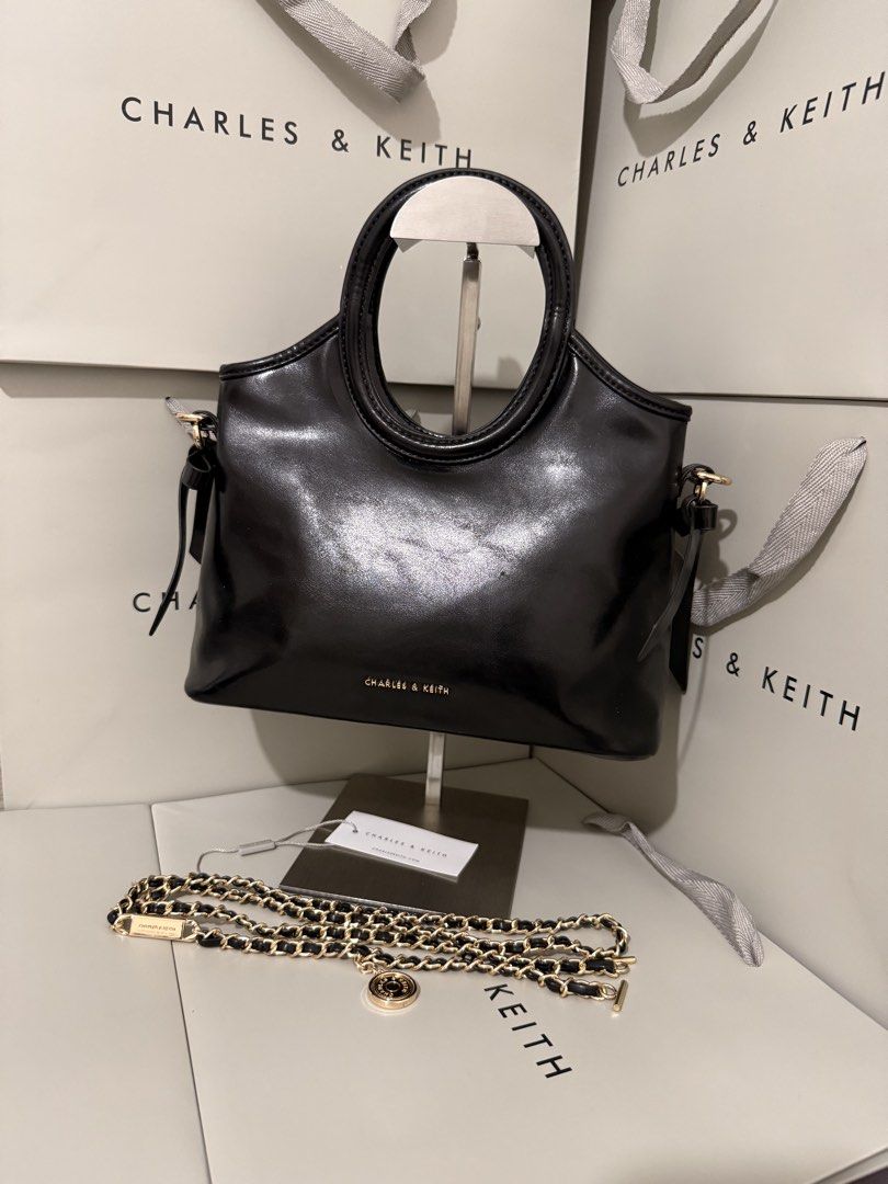 Charles&keith Dalia tote bag (Category: Cross-body Bags) located in Cavite. Submitted by miksycrls (Listing ID 1465597913, Image 2). Description: 📌REMINDER PLS READ BELOW ⬇️ ✨INCLUSION✨ 🔗TAG&DUSTBAG 🔗WHAT YOU SEE IS WHAT YOU GET 🔗manage your expectations items are MPO | Mall Pull Out 📩 TO ORDER / ASK DETAILS: Send me a private message! +60paperbag 💸:GCASHH/GOTYMEE 📍:IMUSCAVITE 🚚:SCO|SPX EXPRESS SF ONLY📦 OTHER COURIER:🛵LALAMOVE SAME DAY 