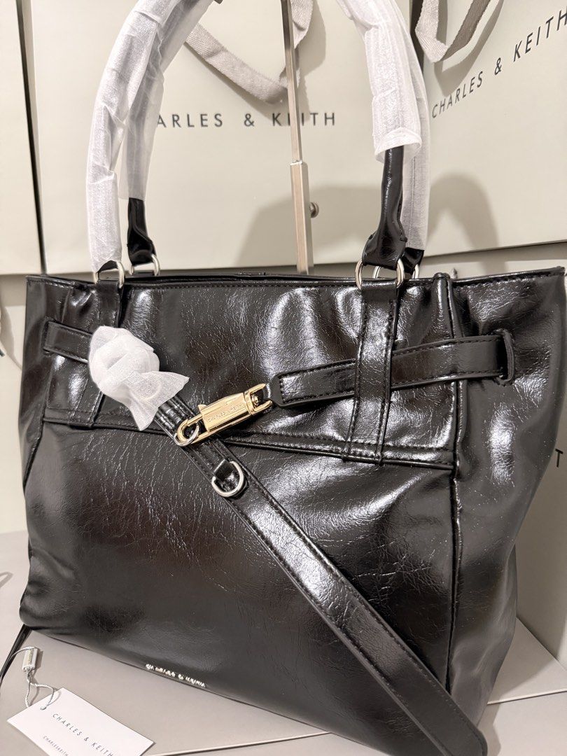 Charles&keith delfina tote bag (Category: Cross-body Bags) located in Cavite. Submitted by miksycrls (Listing ID 1463525477, Image 2). Description: 📌REMINDER PLS READ BELOW ⬇️ ✨INCLUSION✨ 🔗TAG&DUSTBAG,CNKPLASTIC 🔗WHAT YOU SEE IS WHAT YOU GET 🔗manage your expectations items are MPO | Mall Pull Out 📩 TO ORDER / ASK DETAILS: Send me a private message! +60paperbag 💸:GCASHH/GOTYMEE 📍:IMUSCAVITE 🚚:SCO|SPX EXPRESS SF ONLY📦 OTHER COURIER:🛵LALAM