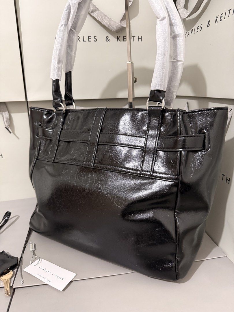 Charles&keith delfina tote bag (Category: Cross-body Bags) located in Cavite. Submitted by miksycrls (Listing ID 1463525477, Image 3). Description: 📌REMINDER PLS READ BELOW ⬇️ ✨INCLUSION✨ 🔗TAG&DUSTBAG,CNKPLASTIC 🔗WHAT YOU SEE IS WHAT YOU GET 🔗manage your expectations items are MPO | Mall Pull Out 📩 TO ORDER / ASK DETAILS: Send me a private message! +60paperbag 💸:GCASHH/GOTYMEE 📍:IMUSCAVITE 🚚:SCO|SPX EXPRESS SF ONLY📦 OTHER COURIER:🛵LALAM