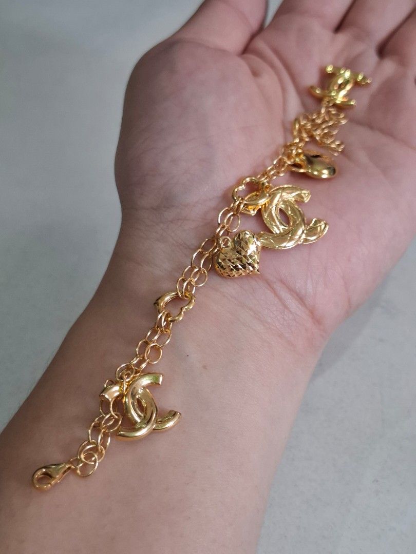 Charm Bracelet (Category: Bracelets) located in Caloocan City. Submitted by michelle.golveo (Listing ID 1465755201, Image 2). Description: ✨ CHARM BRACELET ALERT! 😍💛 📿 8.38G Size 7-7.5 ✨ BRAND NEW • 18K PAWNABLE GOLD 💛 Ang bigat, ang ganda, ang sulit!.