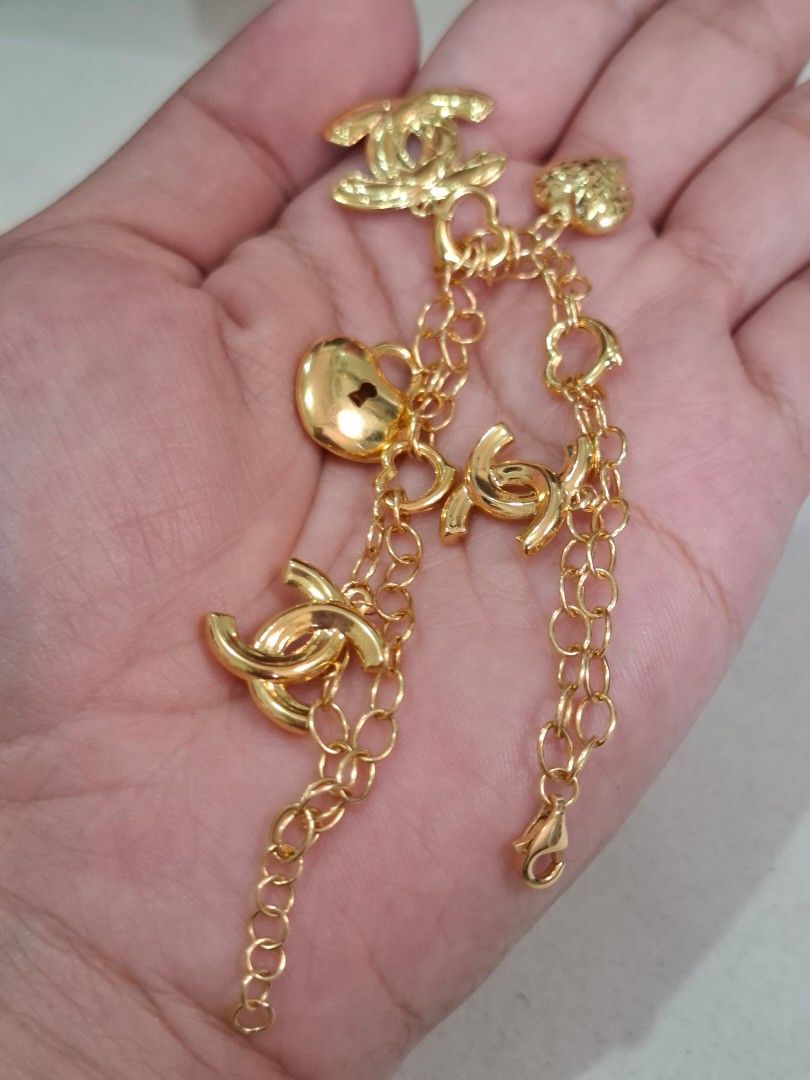 Charm Bracelet (Category: Bracelets) located in Caloocan City. Submitted by michelle.golveo (Listing ID 1465755201, Image 1). Description: ✨ CHARM BRACELET ALERT! 😍💛 📿 8.38G Size 7-7.5 ✨ BRAND NEW • 18K PAWNABLE GOLD 💛 Ang bigat, ang ganda, ang sulit!.