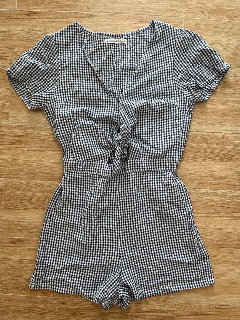 Checkered Romper (Category: Rompers) located in Talisay. Submitted by babykiethc65968 (Listing ID 1465667822, Image 1). Description: .