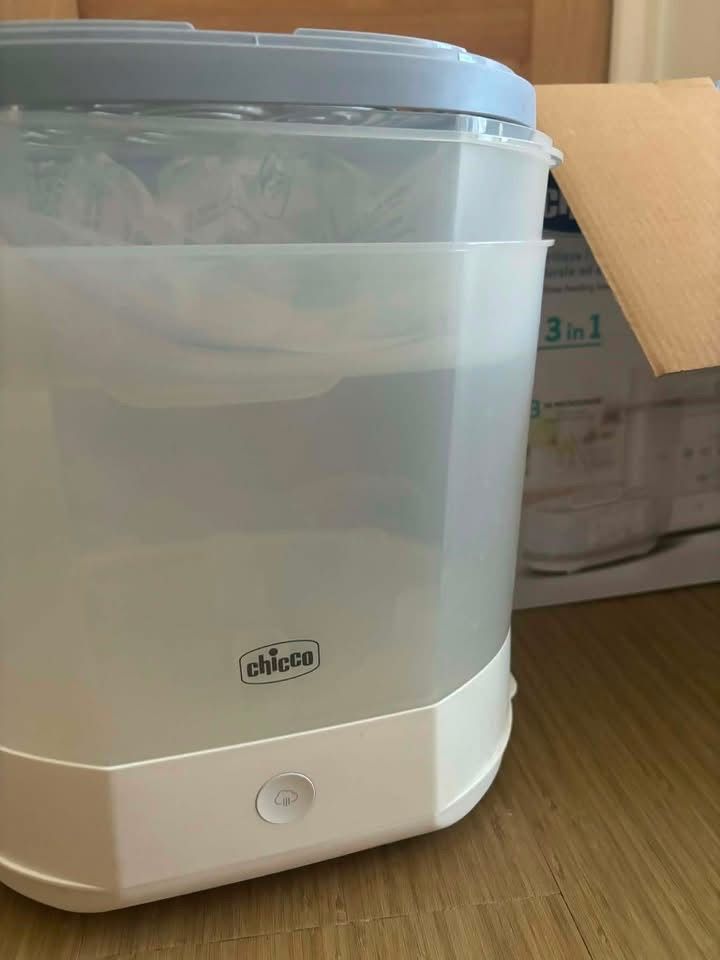 Chicco 3-in-1 Electric Steam Sterilizer (Category: Breastfeeding & Bottle Feeding) located in Caloocan City. Submitted by cosmicbird_bc1749 (Listing ID 1465715620, Image 1). Description: Chicco 3-in-1 electric steam sterilizer. Kills 99.9% of germs in just 5 minutes. Comes with the original box and packaging. 100% clean and ready for use..