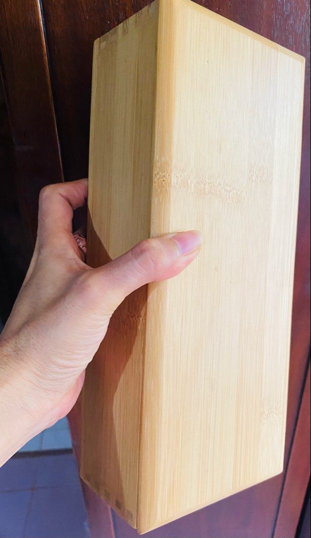 Chopsticks storage box (Category: Other Kitchenware & Tableware) located in Dapitan. Submitted by clarisasan19348 (Listing ID 1465638047, Image 2). Description: .