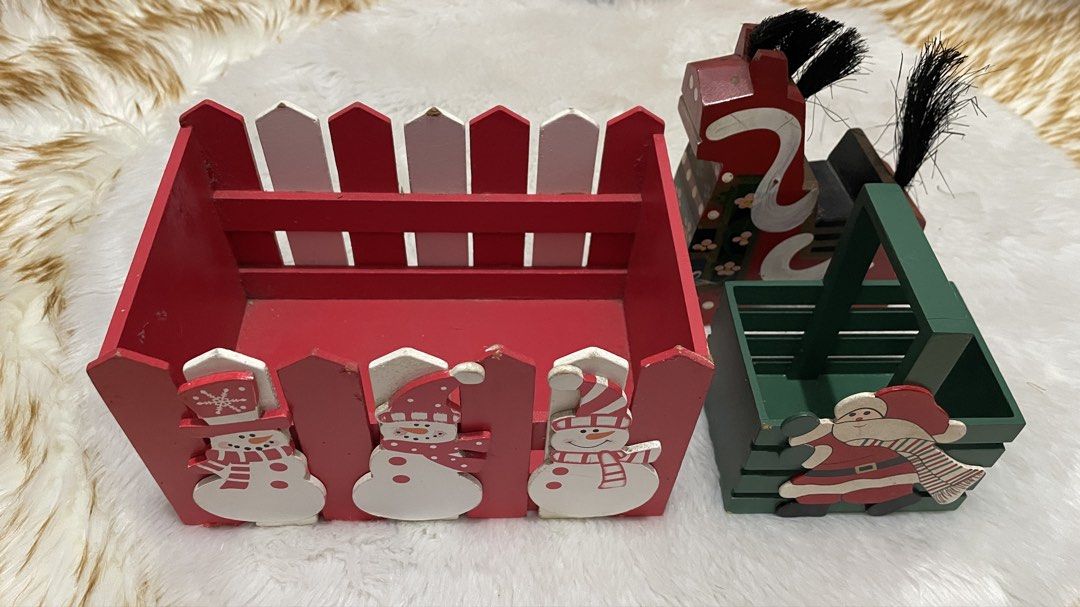 Christmas decorations bundle (Category: Other Home Decor) located in Quezon City. Submitted by sissymissy1527 (Listing ID 1465716313, Image 3). Description: Take all only Wood po yang mga baskets Fix price.