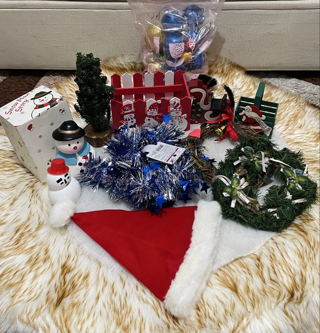 Christmas decorations bundle (Category: Other Home Decor) located in Quezon City. Submitted by sissymissy1527 (Listing ID 1465716313, Image 1). Description: Take all only Wood po yang mga baskets Fix price.