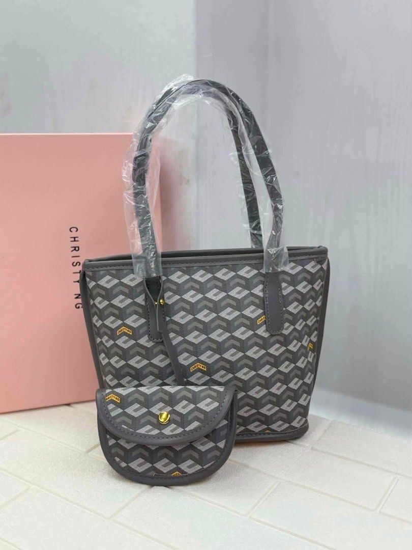 Christy Ng Mini Russo Tote Bag (Category: Tote Bags) located in Mandaluyong City. Submitted by bayline999 (Listing ID 1465610118, Image 1). Description: .
