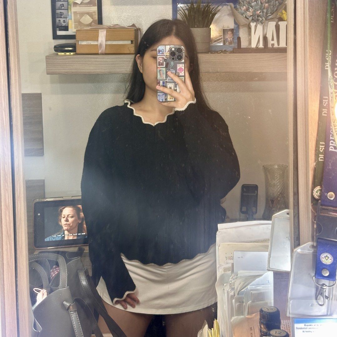 Chunky Oversized Black Sweater (Category: Coats, Jackets and Outerwear) located in Cainta. Submitted by yayitsianm (Listing ID 1465715205, Image 3). Description: .
