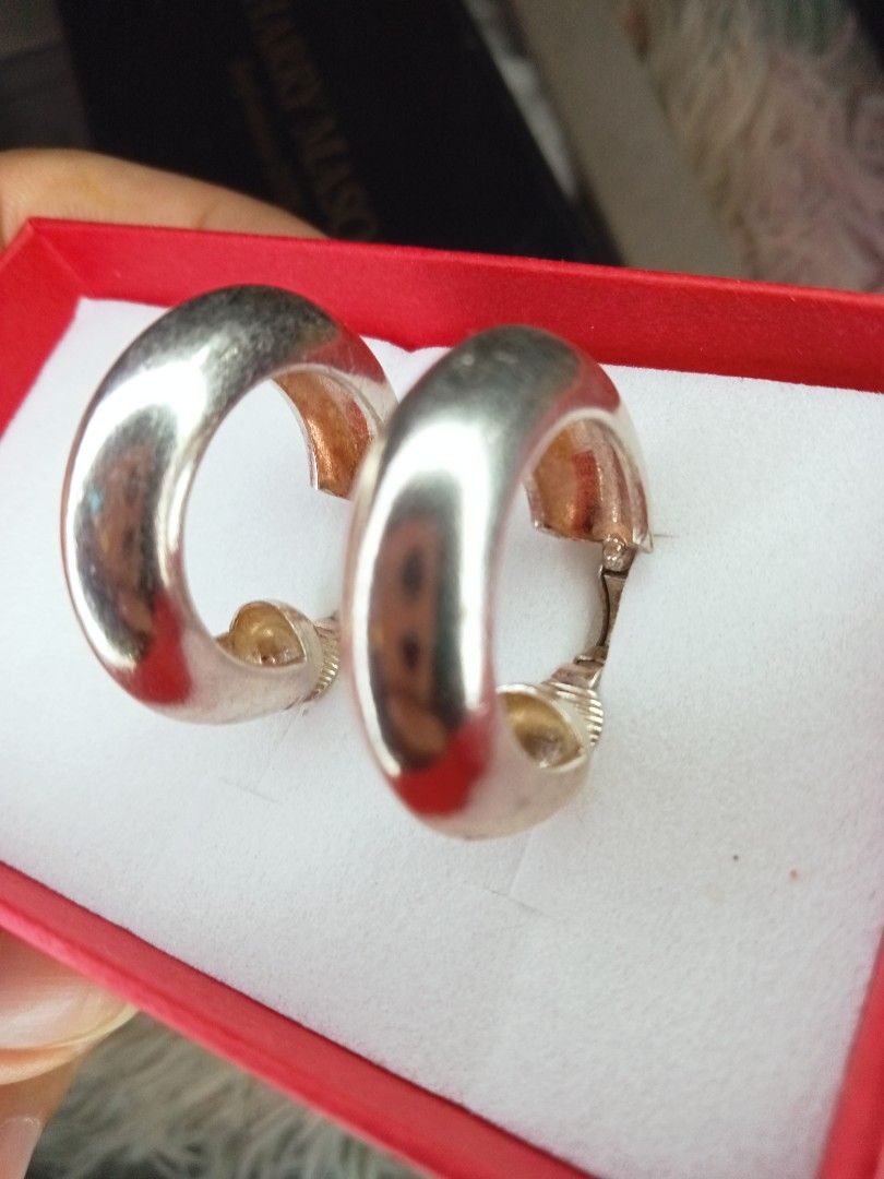 Chunky vintage Silver Hoop Earrings (Category: Earrings) located in Davao. Submitted by kimpoycaye62726 (Listing ID 1465745180, Image 2). Description: Classic silver-tone thick hoop earrings vintage SILVER earrings tested silver from Japan 🇯🇵 surplus 10 grams .