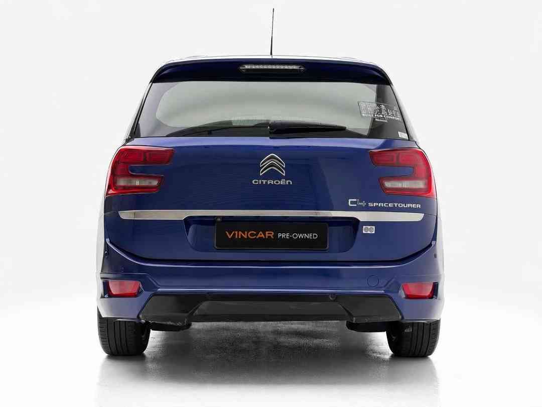 Citroen Grand C4 SpaceTourer 1.2 PureTech 130 S&S EAT6 ML (A) (Category: Used Cars) located in Singapore. Submitted by vincar_pre-owned (Listing ID 1465732546, Image 3). Description: 1 Owner Unit. Citroen's distinctive design language, with smooth lines and a bold front grille. Its spacious cabin offers ample room for passengers and luggage, making it ideal for family trips or daily commutes. Contact us today to arrange a viewing for this unit at