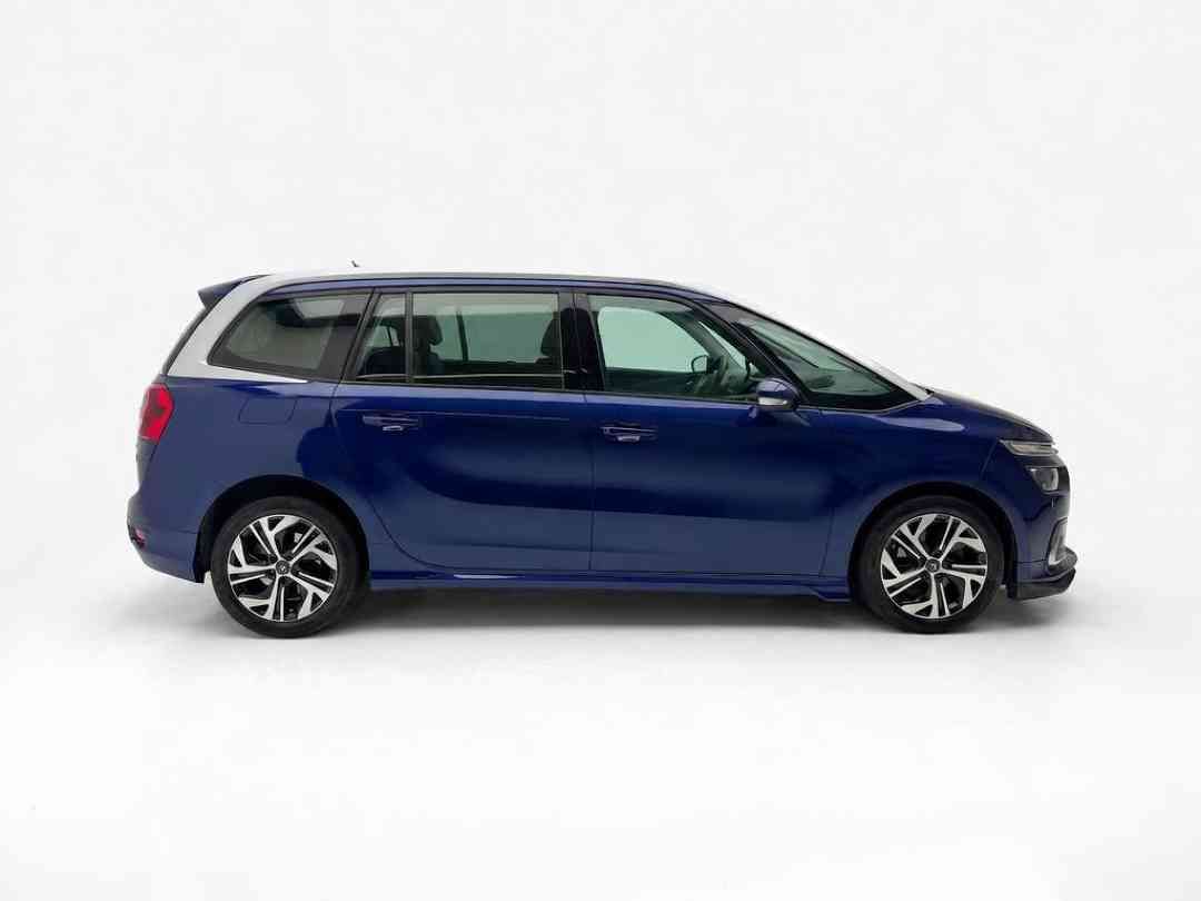 Citroen Grand C4 SpaceTourer 1.2 PureTech 130 S&S EAT6 ML (A) (Category: Used Cars) located in Singapore. Submitted by vincar_pre-owned (Listing ID 1465732546, Image 2). Description: 1 Owner Unit. Citroen's distinctive design language, with smooth lines and a bold front grille. Its spacious cabin offers ample room for passengers and luggage, making it ideal for family trips or daily commutes. Contact us today to arrange a viewing for this unit at