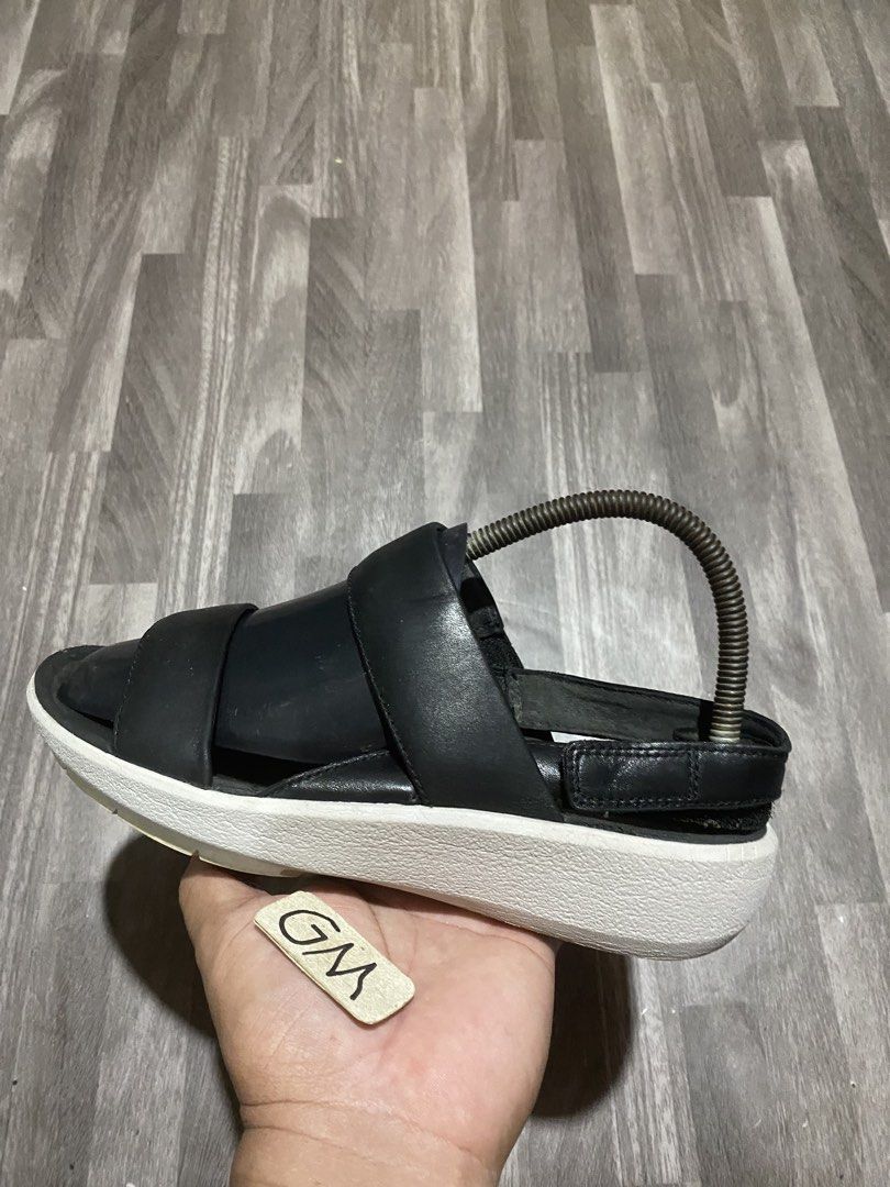 Clarks Womens 2 Strap Sandal (Category: Sandals) located in Cebu City. Submitted by freemoon.b85e0c (Listing ID 1465742750, Image 2). Description: Clarks Womens 2 Strap Sandal Legit/2nd hand Size 6.5 us/4 uk/37 euro/23.5 cm Price 780 plus sf Good condition.