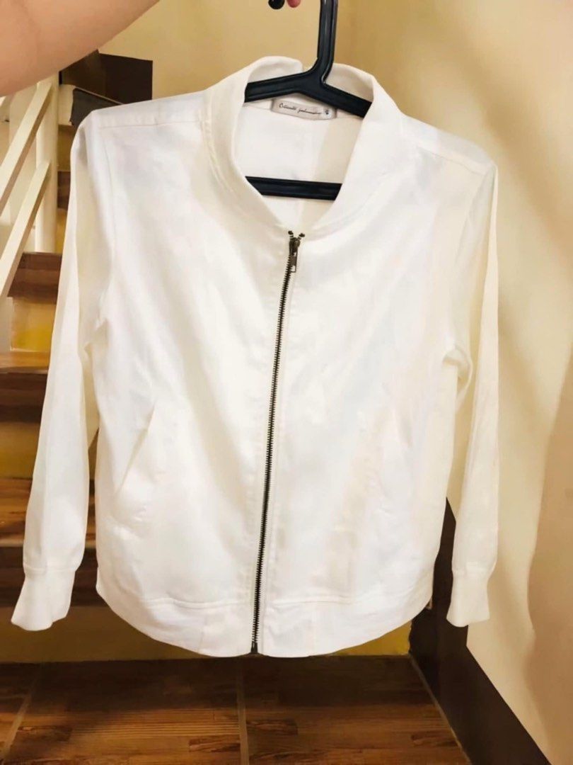 Classy white bomber jacket (Category: Coats, Jackets and Outerwear) located in Pasig City. Submitted by pretty.worn (Listing ID 1465718119, Image 1). Description: - Minimalist casual bomber jacket - Lightweight and comfortable - s-m mode of delivery: jnt or lalamove.