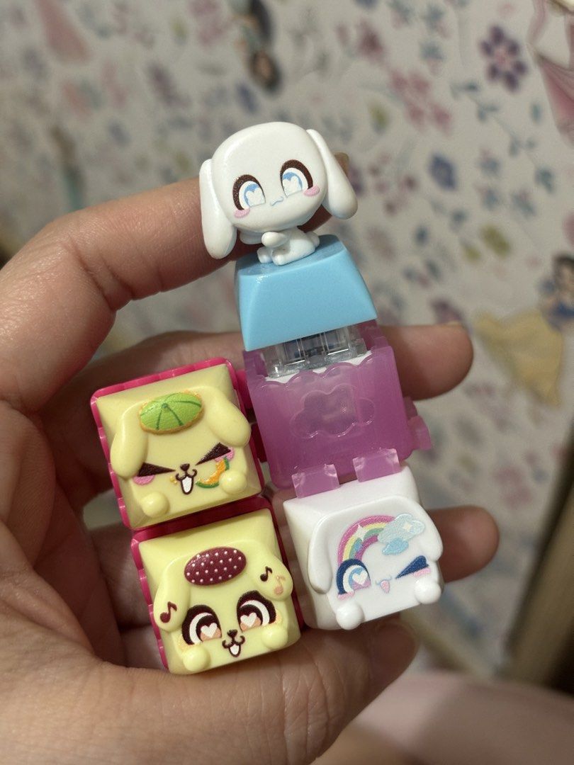 Clickeeslz Sanrio (Category: Designer & Blind Box Toys) located in Pasig City. Submitted by k8s_charm_est.2021 (Listing ID 1465680852, Image 1). Description: .