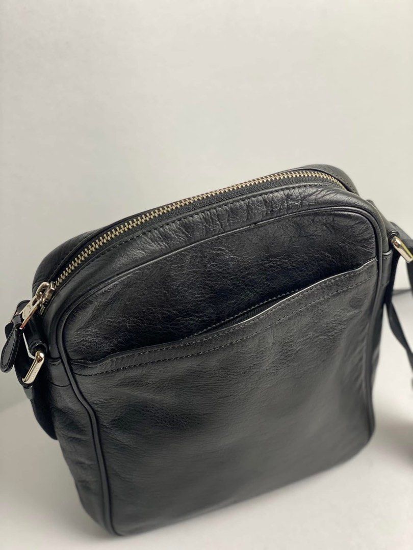 Coach (Category: Sling Bags) located in Lipa City. Submitted by thyra06 (Listing ID 1465600522, Image 3). Description: .