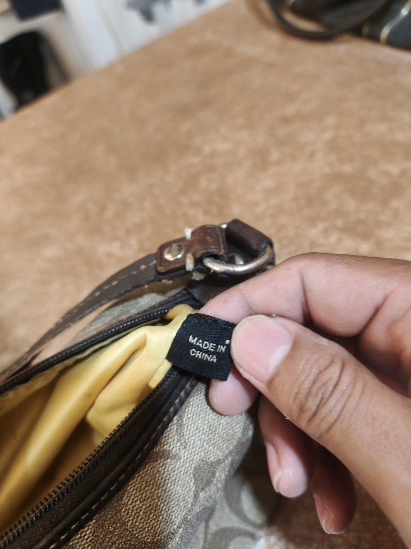 Coach (Category: Shoulder Bags) located in Davao. Submitted by senior.pink_07 (Listing ID 1465718418, Image 3). Description: .