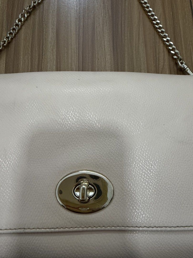 Coach 2way bag (Category: Shoulder Bags) located in San Jose. Submitted by milralene (Listing ID 1465684848, Image 3). Description: Negotiable.