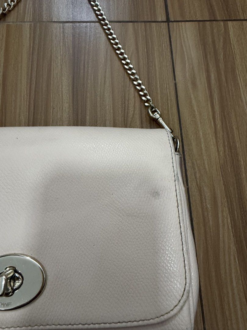 Coach 2way bag (Category: Shoulder Bags) located in San Jose. Submitted by milralene (Listing ID 1465684848, Image 2). Description: Negotiable.