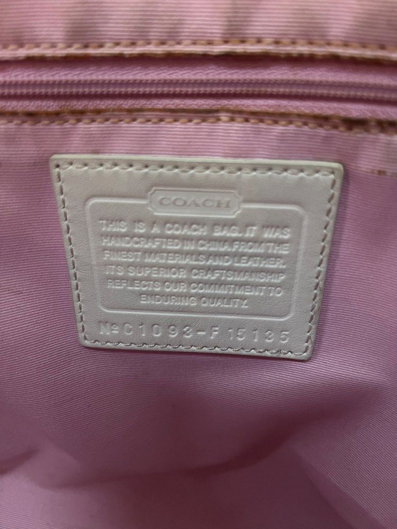 Coach Bag (Category: Tote Bags) located in Quezon City. Submitted by artis4n (Listing ID 1465598420, Image 2). Description: .