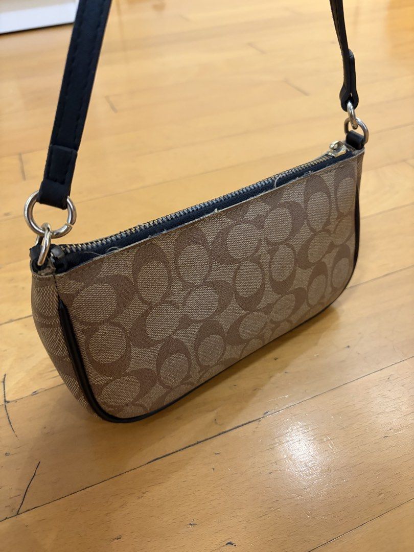 Coach Brown Handbag (Category: Luxury Bags & Wallets) located in Pasig City. Submitted by sparky.shop (Listing ID 1465673846, Image 3). Description: bought second hand in haji lane, singapore.