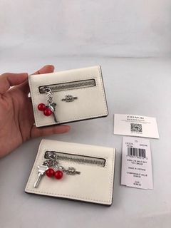 (Category: ) located in . Submitted by bagsboutiqueph (Listing ID 1465592685, Image 1). Description: .