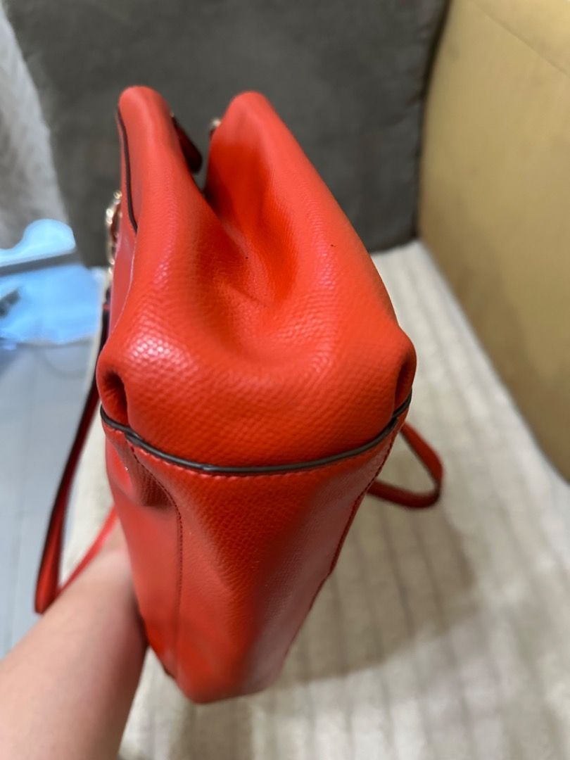 Coach Christie Carryall Bag (Category: Shoulder Bags) located in Manila. Submitted by cabanezhen68969 (Listing ID 1465664145, Image 3). Description: UKAY FIND Coach Christie Carryall Bag with Sling Php 2,250 📍QC; Free delivery and COD basta near RobMag area.