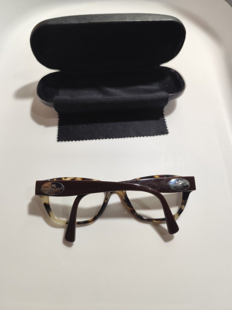 Coach Frame (Category: Sunglasses & Eyewear) located in Cebu City. Submitted by icoolectnsellect (Listing ID 1465723944, Image 2). Description: Issue: Dirt and RX lens. Bought at Garage Sale. Authenticity not Guaranteed, di ko alam if legit or Fake. Buy @ your own Risk. All EyeGlasses or Sun Glasses ay may Grado or Prescription Glasses. Please be careful para di masira mata nyo, you can change the lens and frame na lng kunin. Not sure if Replacea
