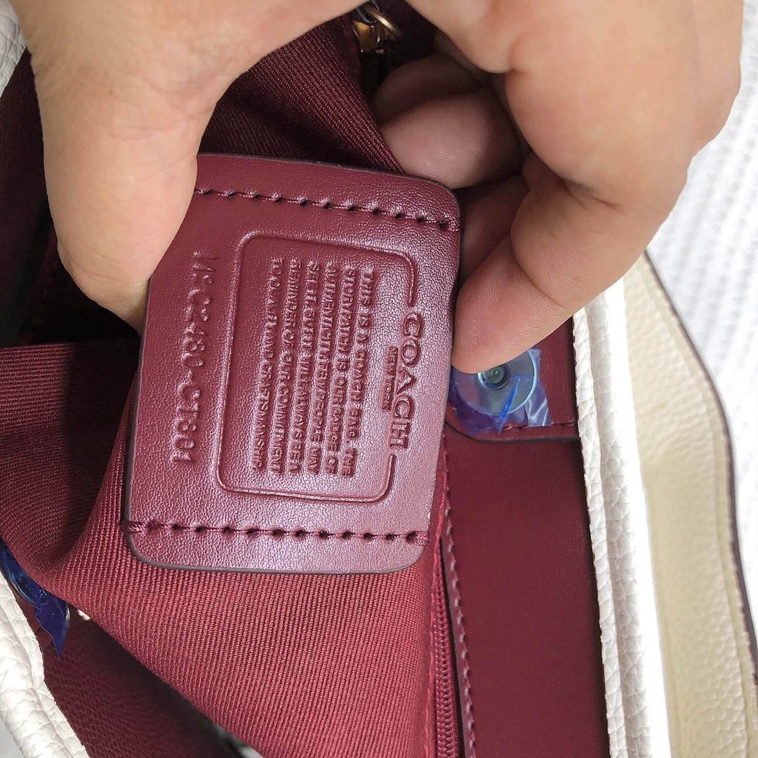 COACH TWO WAY BAG (Category: Everything Else Others) located in Angeles City. Submitted by migs_font29 (Listing ID 1465657048, Image 2). Description: .