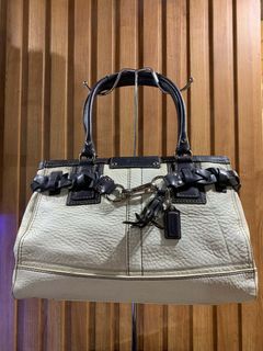 (Category: ) located in . Submitted by kylie_jenner. (Listing ID 1465661115, Image 1). Description: .