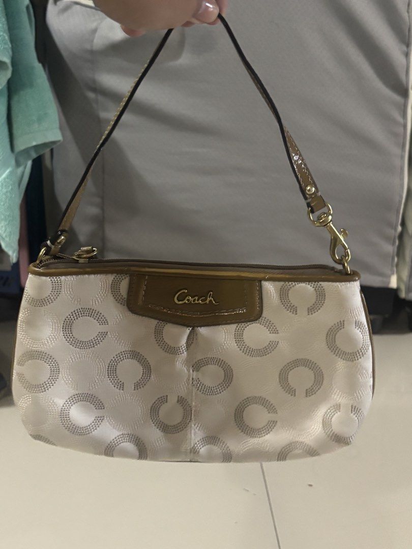 Coach kili (Category: Luxury Bags & Wallets) located in San Pablo. Submitted by jvfnds (Listing ID 1465612363, Image 1). Description: .