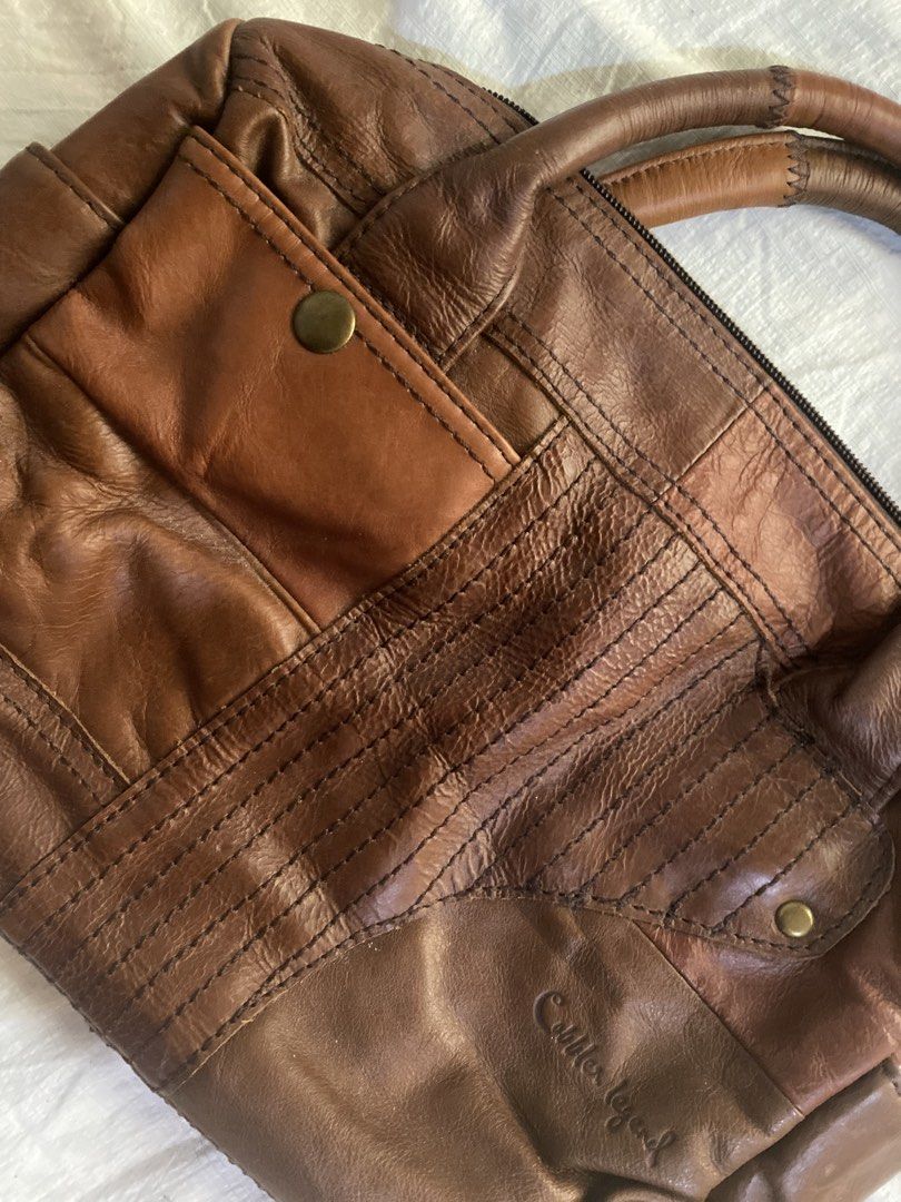 Cobbler Legend Bag (Category: Shoulder Bags) located in Iloilo. Submitted by chelseyywz (Listing ID 1465758300, Image 2). Description: Main zipper is not working, and the strap is missing but can be used as handbag. The quality is vv nice especially in actual. .
