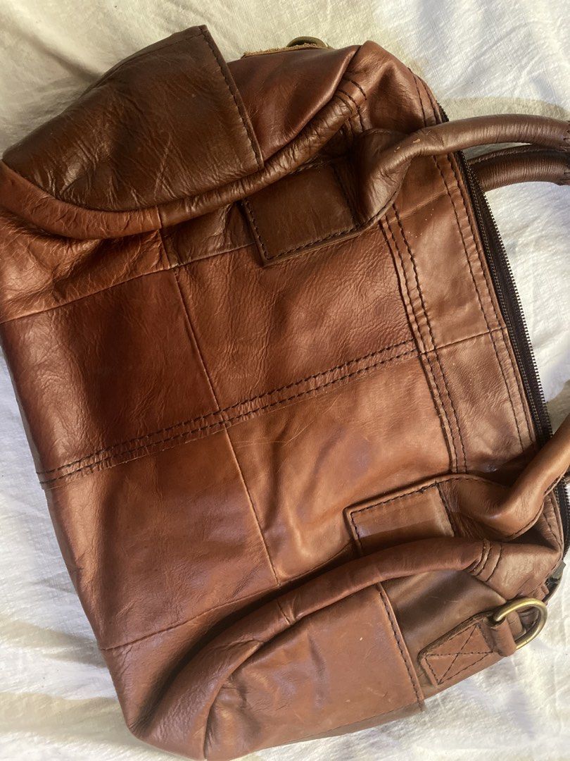 Cobbler Legend Bag (Category: Shoulder Bags) located in Iloilo. Submitted by chelseyywz (Listing ID 1465758300, Image 3). Description: Main zipper is not working, and the strap is missing but can be used as handbag. The quality is vv nice especially in actual. .