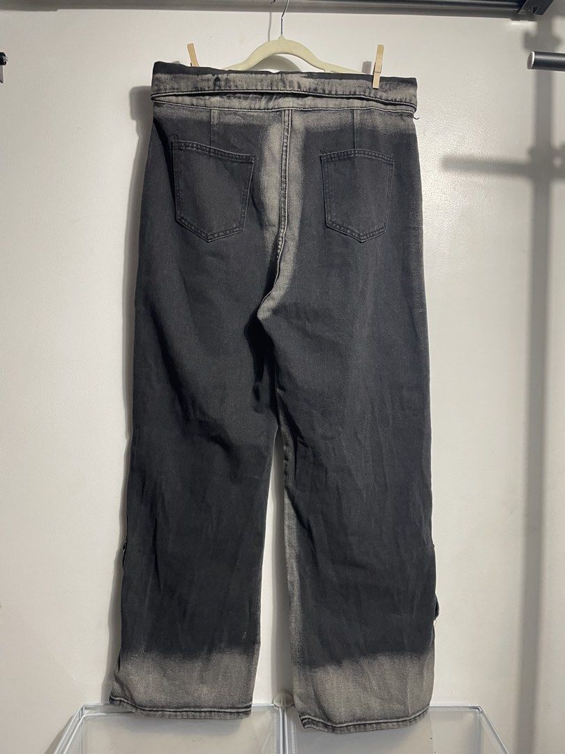 Collared Baggy Heavy Denim Pants (Category: Jeans) located in Rizal. Submitted by akoheats (Listing ID 1465727178, Image 2). Description: Excellent Condition ✨ Issue:None! Size: 4XL 34” pit to pit 43” length 📌 Accepts layaway (up to 15 days) ❗️Check item carefully before purchasing ❗️No returns or exchanges after purchase.