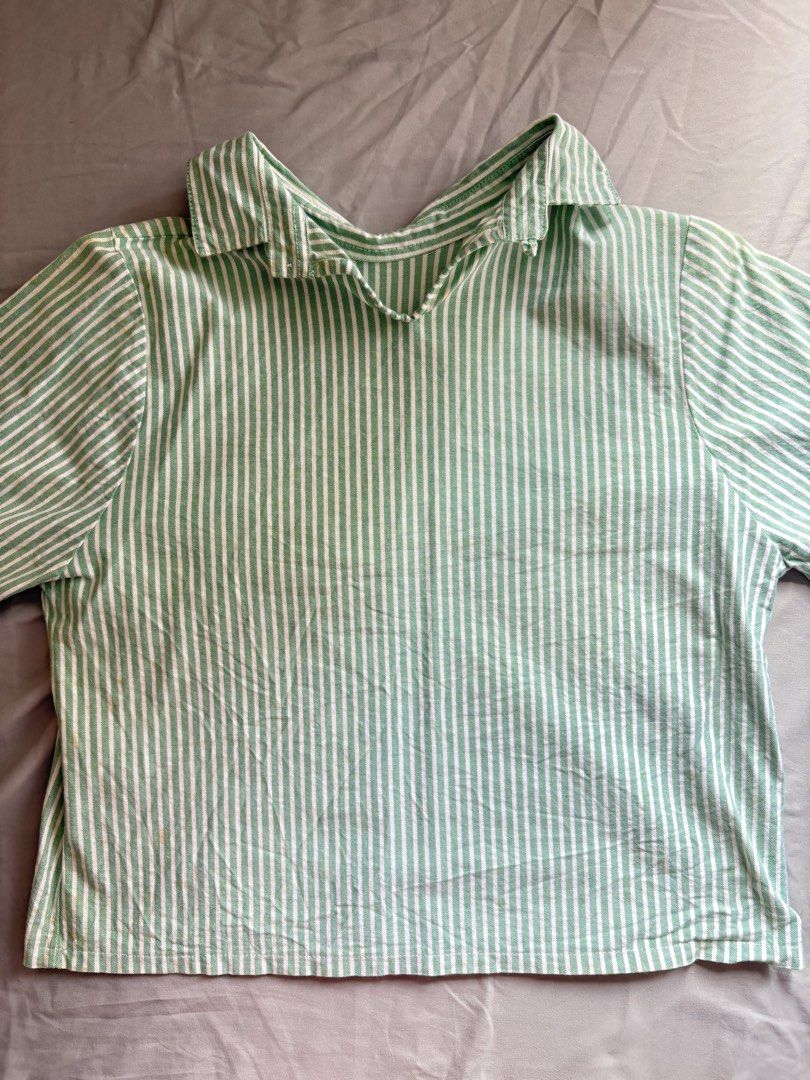 Collared blouse (Category: Blouses) located in Binan City. Submitted by moonlight.26 (Listing ID 1465634515, Image 2). Description: - 3/4 sleeves - perfect for casual or office attire - rfs: decluttering .