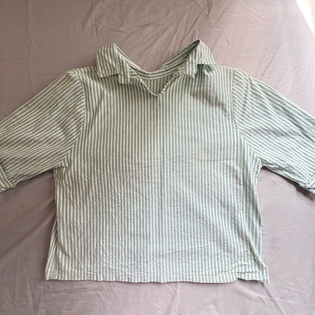Collared blouse (Category: Blouses) located in Binan City. Submitted by moonlight.26 (Listing ID 1465634515, Image 1). Description: - 3/4 sleeves - perfect for casual or office attire - rfs: decluttering .