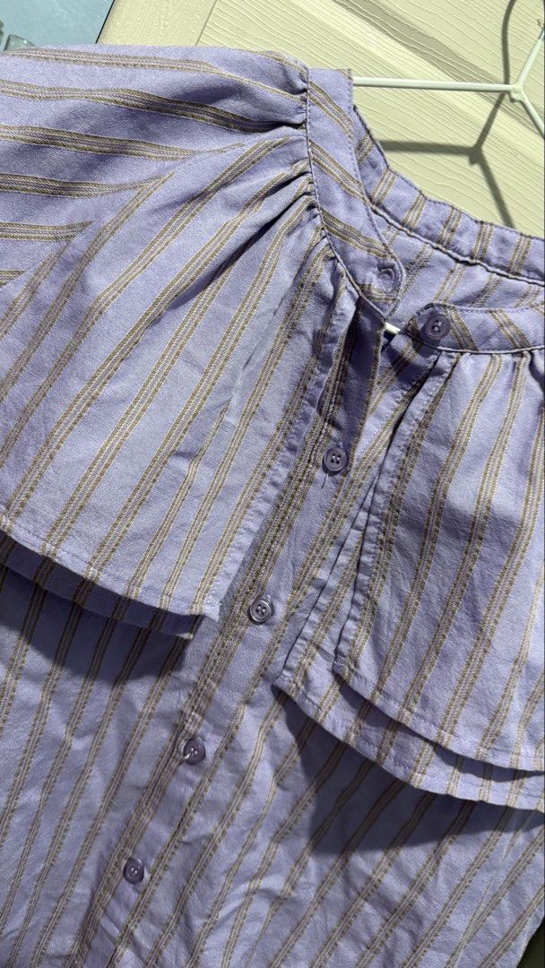 Collared Unique Top (Category: Blouses) located in Quezon City. Submitted by dinesaur (Listing ID 1465683090, Image 2). Description: .