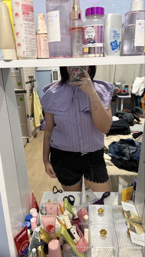 Collared Unique Top (Category: Blouses) located in Quezon City. Submitted by dinesaur (Listing ID 1465683090, Image 3). Description: .